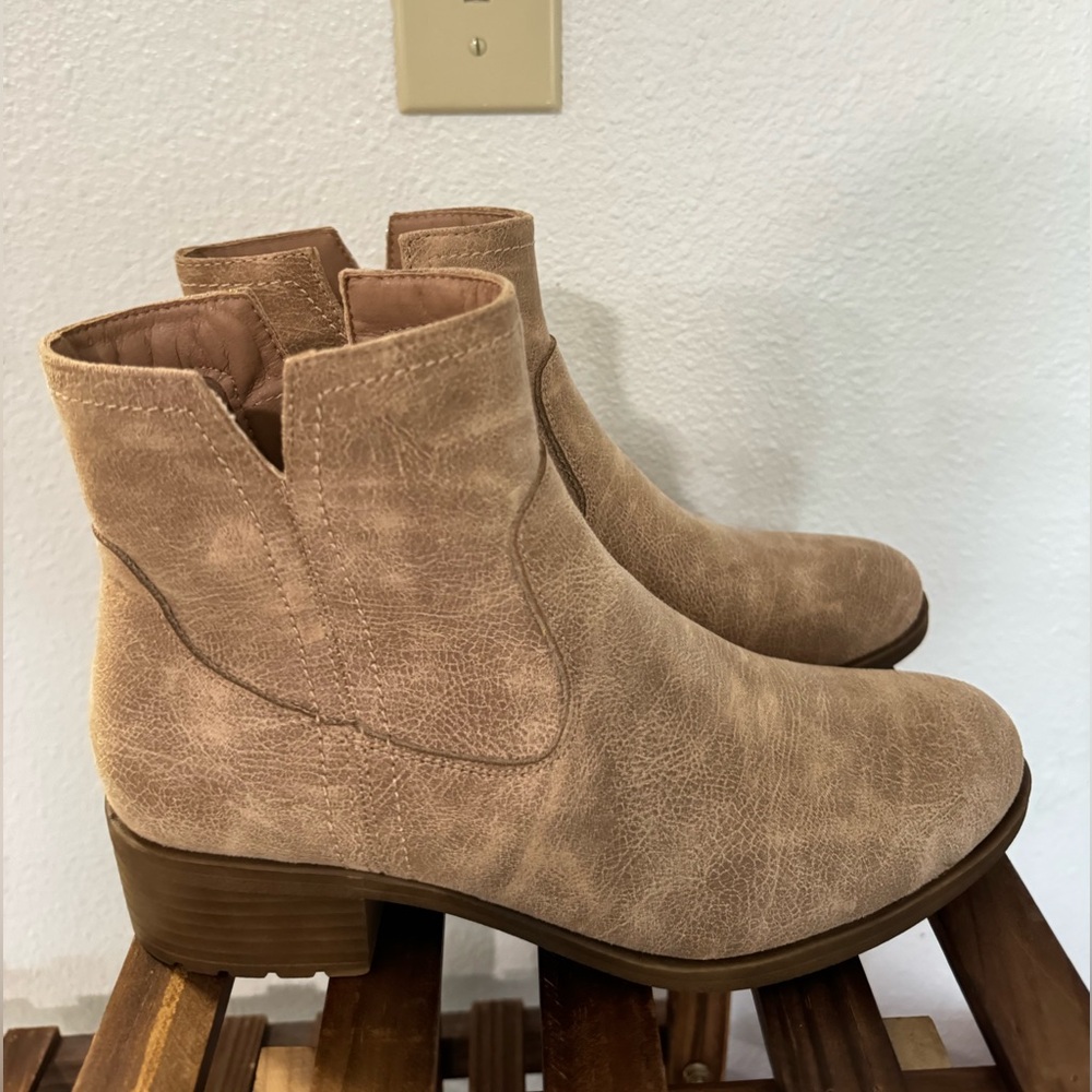 Frye and Co. Women’s Estrelia Stacked Heel Booties In Sand Color, 8M